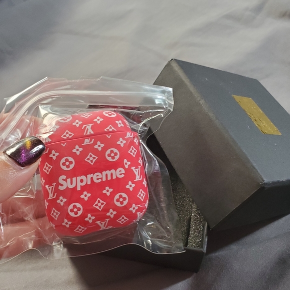 Supreme Airpods Case - Picture 1 of 3